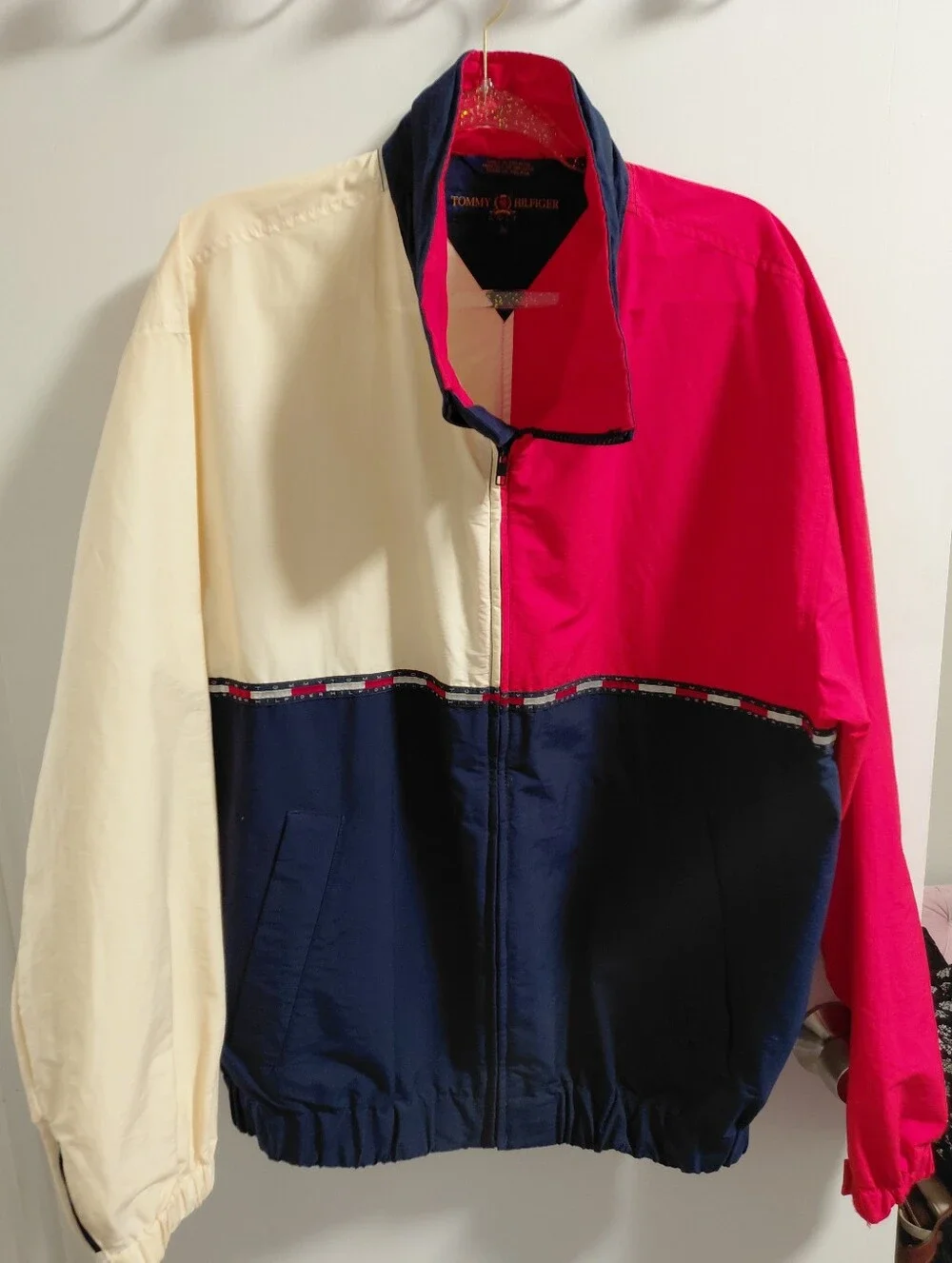 Tommy Hilfiger Colorblock Lightweight Golf Jacket in Red, Navy, Cream